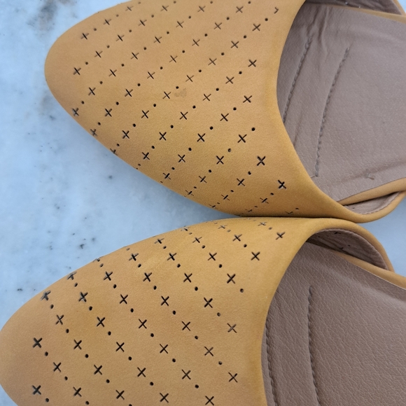 whitemt. Womens Flats Sz 8 Mustard - Picture 8 of 8